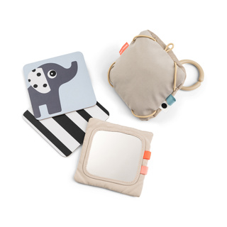 [477984] MAXI-COSI HANGER, Baby Contrast, Deer Friends Card Holder, sand, textiel, +activities, vanaf 0 maand, 2024