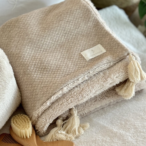 [550342] Living Nature | Nieuw Deken Dora losange camel/poile 80x100 met flosh