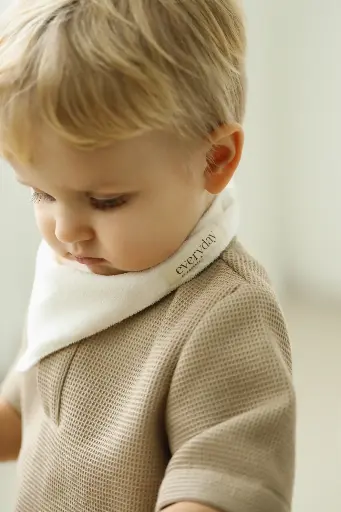 [562085] Everyday By Roberta  | Slabbetje Bandana Off White